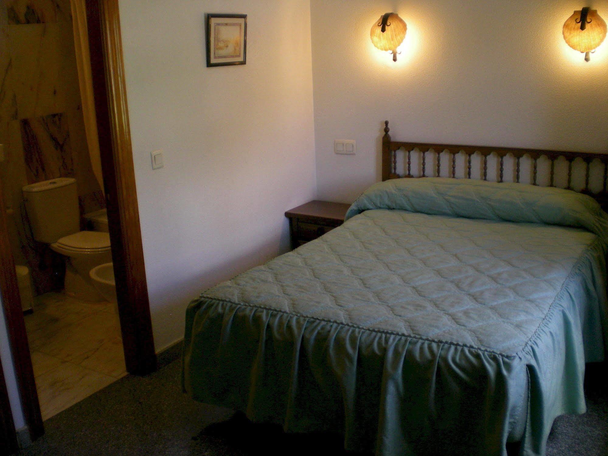 Hotel Puerta Romeros Burgo エクステリア 写真